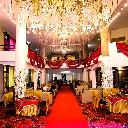 Hotel River Bank Mandi Buitenkant foto
