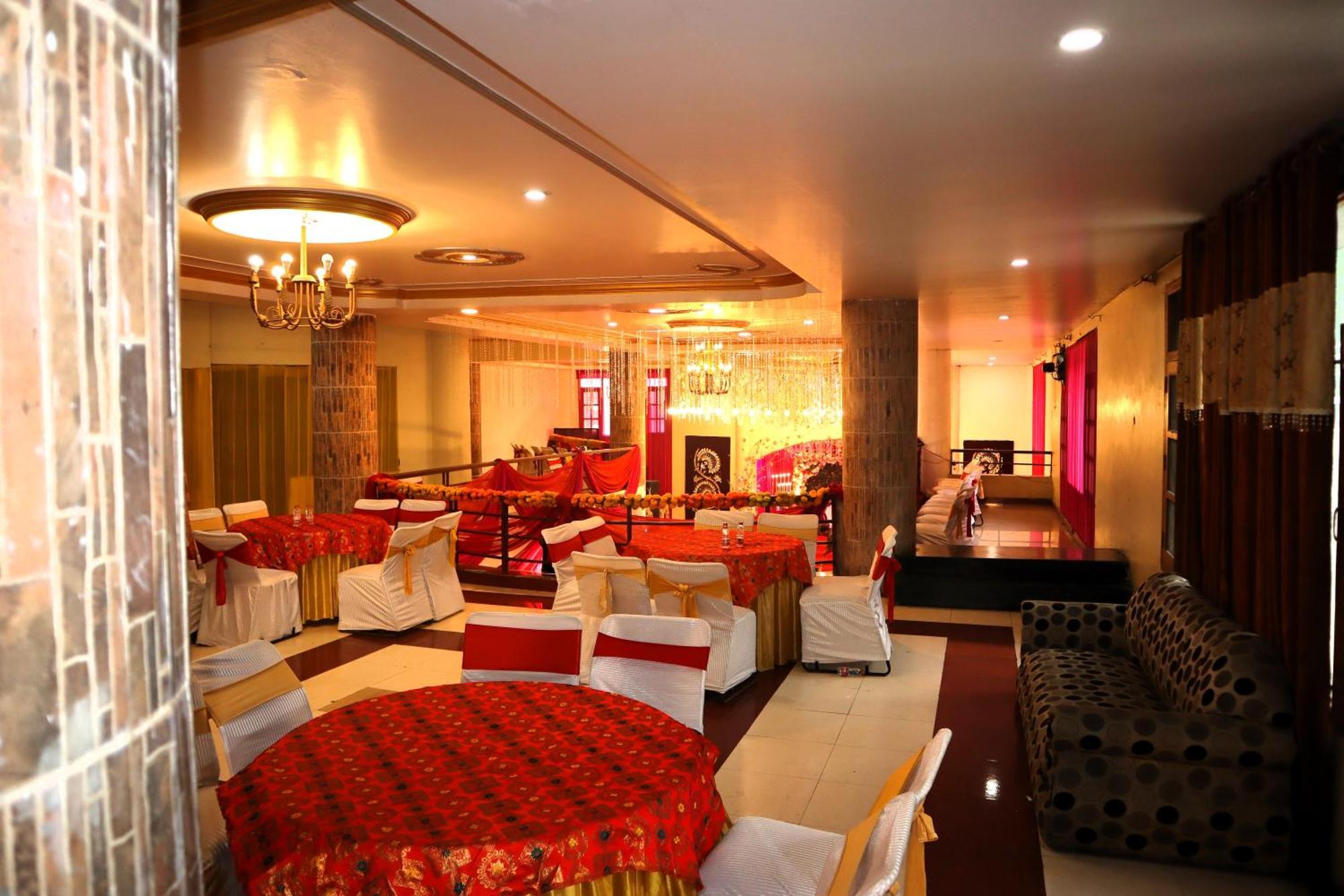 Hotel River Bank Mandi Buitenkant foto
