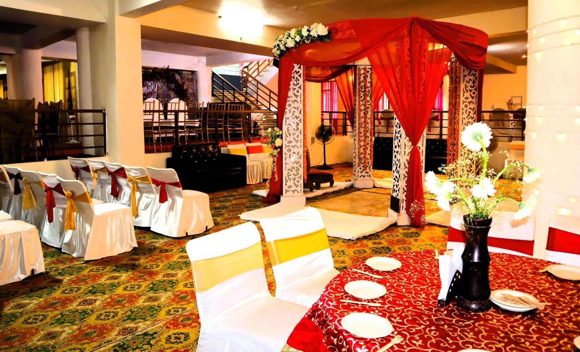 Hotel River Bank Mandi Buitenkant foto