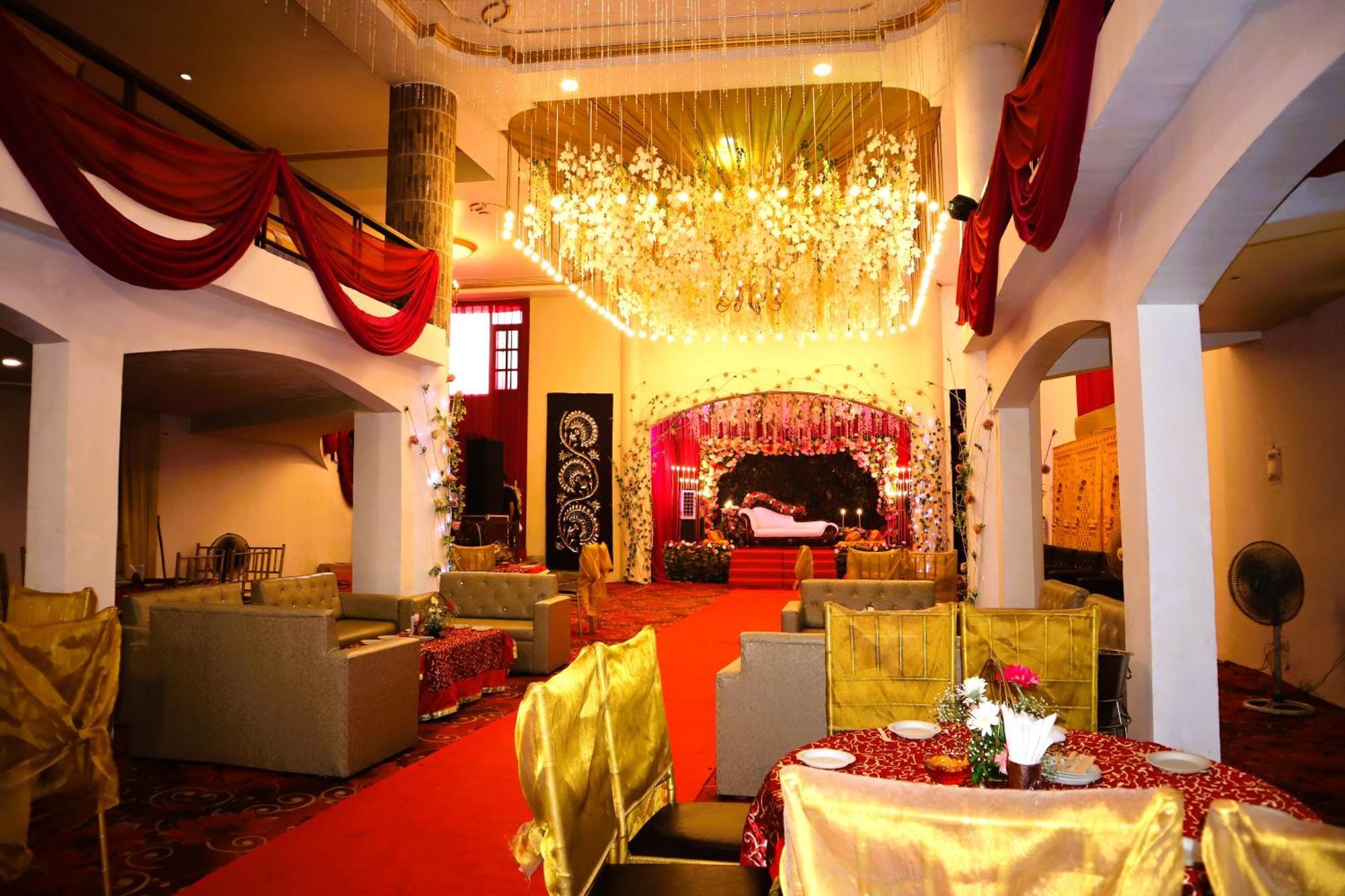 Hotel River Bank Mandi Buitenkant foto