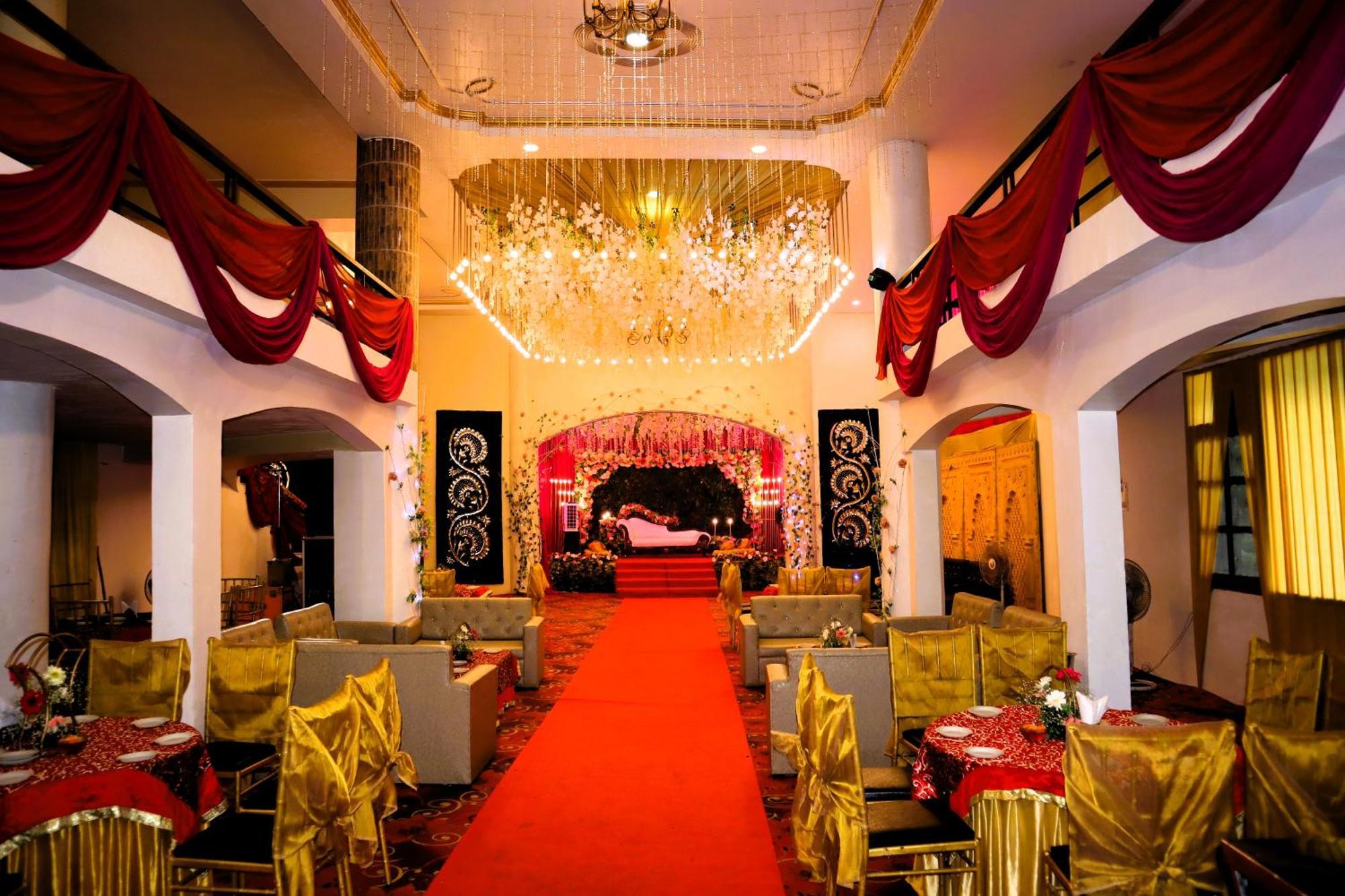 Hotel River Bank Mandi Buitenkant foto